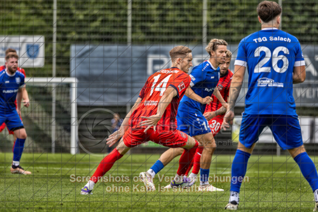 20250706_154019_0848-Bearbeitet | #,TSG Salach (blau) vs. 1.FC Heidenheim (rot), Fußball, Freundschaftsspiel - WfV, Saison 2025/2026, Rasensportplatz, Staufenecker Str. 41, 73084 Salach, 06.07.2025 - 15:30 Uhr,Foto: PhotoPeet-Sportfotografie/Peter Harich