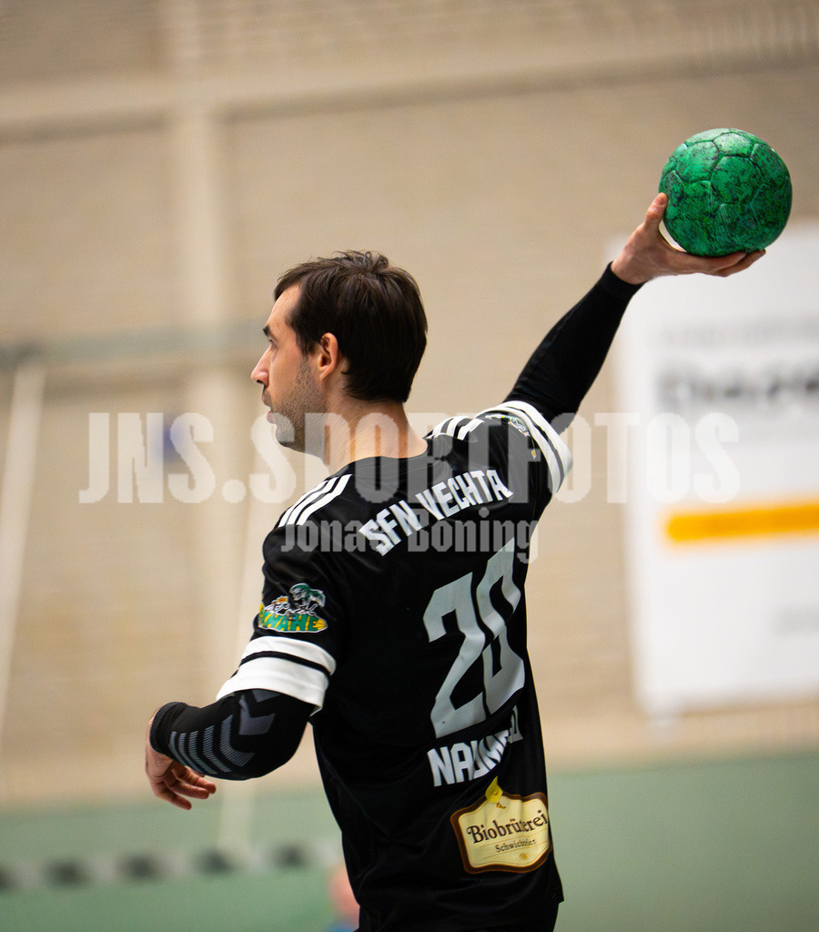 Handball I Herren I Saison 2025-2026 I Verbandsliga West I 13. Runde I SFN Vechta - HSG Varel II I 7920 | Denis Naumenco (20, SFN Vechta) - Realisiert mit Pictrs.com
