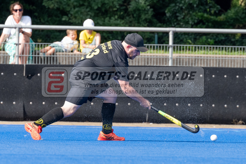 SFE_20240817_0024 | Krefeld, Deutschland, 17.08.2024:  European Cup for Recreational Hockey Players im KTHC Stadion Rot-Weiss Köln Tennis and Hockey Club am 17.08.2024 in Krefeld, Deutschland. (Foto von Stephan Fehrmann)Krefeld, Germany, 17.08.2024: European Cup for Recreational Hockey Players in KTHC Stadion Rot-Weiss Köln Tennis and Hockey Club at 17.08.2024 in Krefeld, Deutschland. (Foto from Stephan Fehrmann)