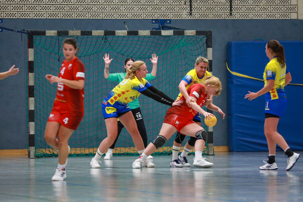 SVN_SvSchermbeck_051024_064 | Bildergalerie von Sport-Ereignissen aber auch von weiteren spannenden Dingen - nicht nur vom Niederrhein. In Anlehnung an den bekannten Spruch von Hanns Dieter Hüsch heißt das Motto: "Niederrhein ist überall".  - Realisiert mit Pictrs.com