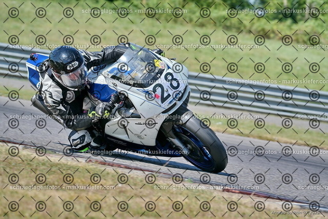 25bt04-0389 | markuskiefer.com - Realisiert mit Pictrs.com