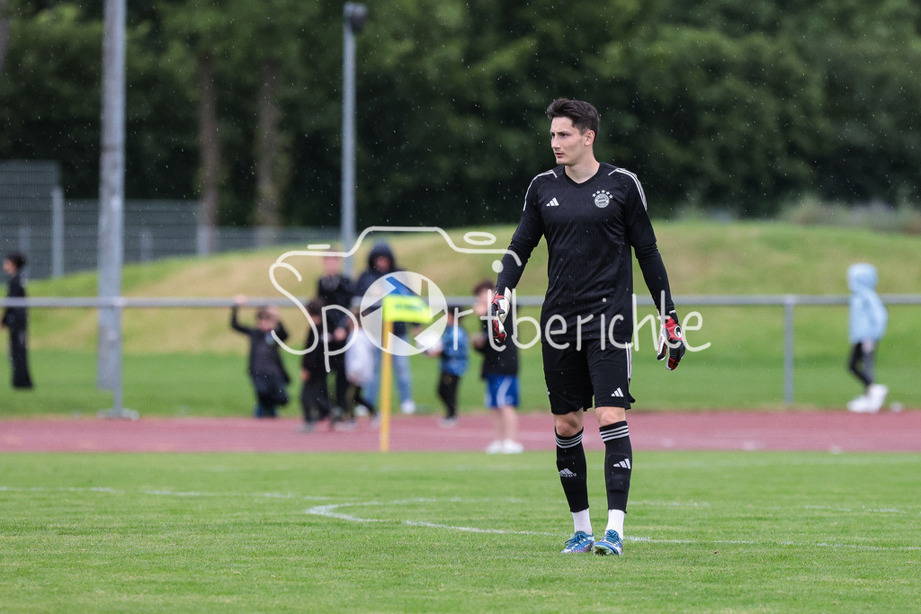 SSV Dillingen - FC Bayern Amateure | Im Bild Amateure Ersatzkeeper Hannes HEILMAIR (FCB #18) / Freisteller / Einzelfoto