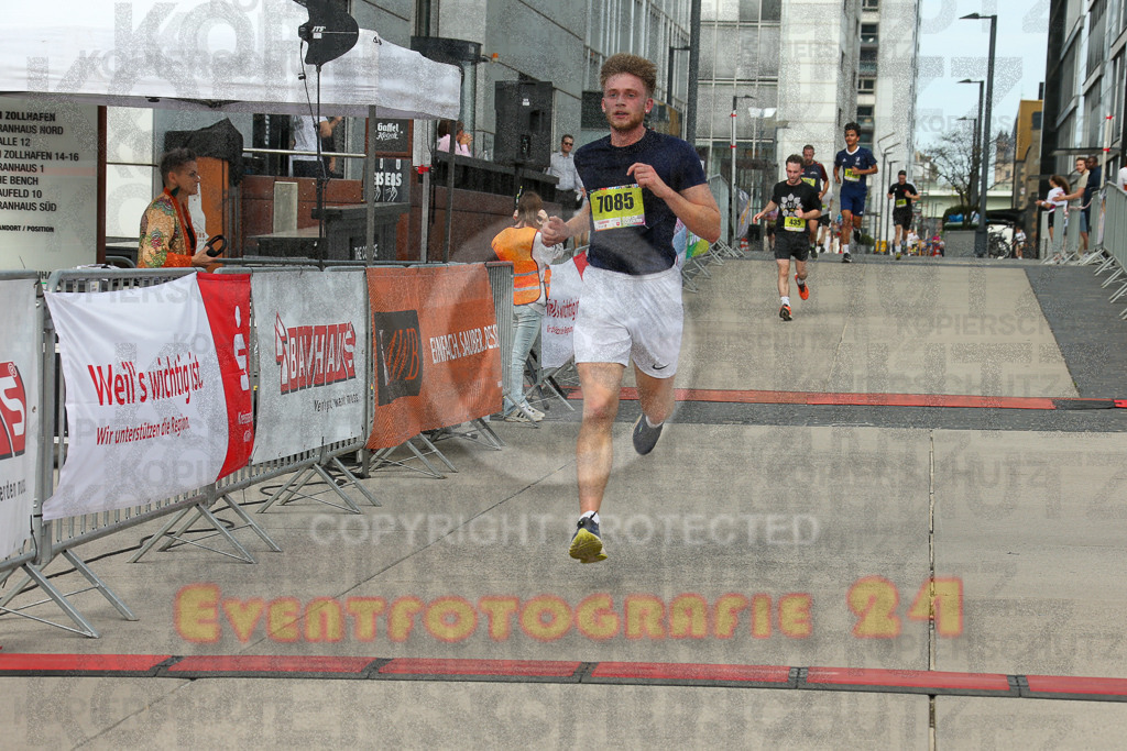 250920_1324_EX1_4337 | Sportfotografie im Rhein-Sieg Kreis, Köln, Bonn, NRW, Rheinland Pfalz, Hessen, etc. Unser Tätigkeitsfeld umfasst den Laufsport vom Volkslauf über den Marathon, Duathlon, Triathon bis zum Ultralauf wie Kölnpfad Ultra oder Schindertrail.