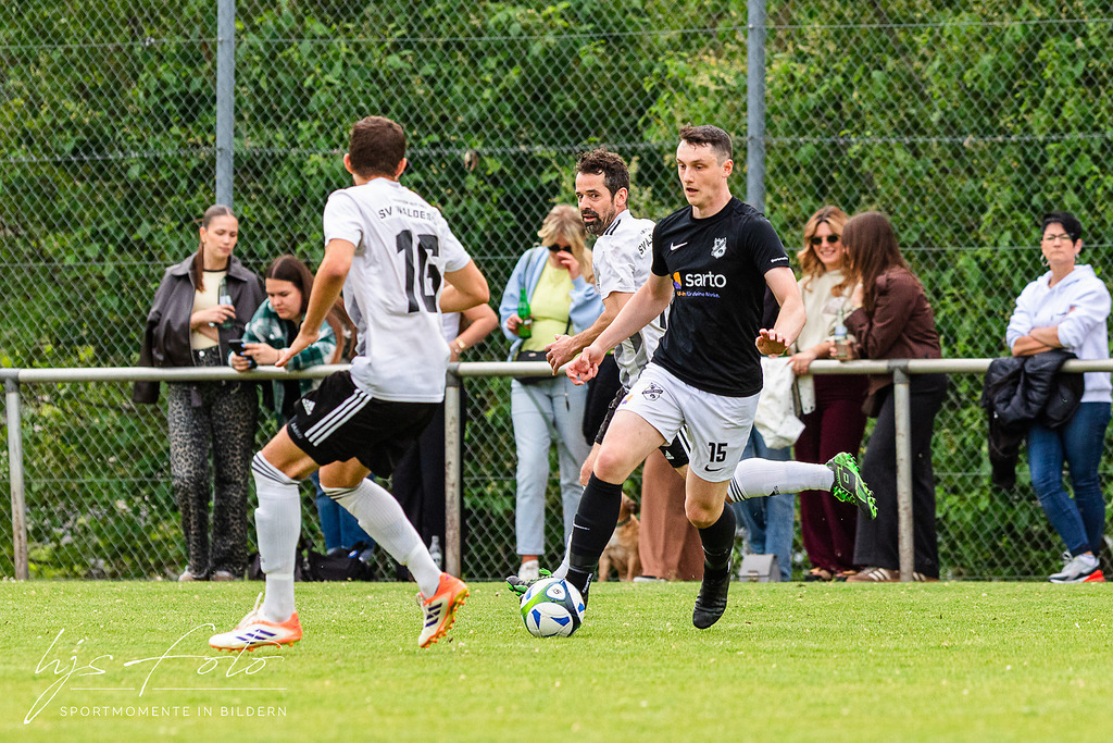 SV Waldesch - SG Urbar-10 | Sportfotografie Hermann-Josef Stoffel - Realisiert mit Pictrs.com