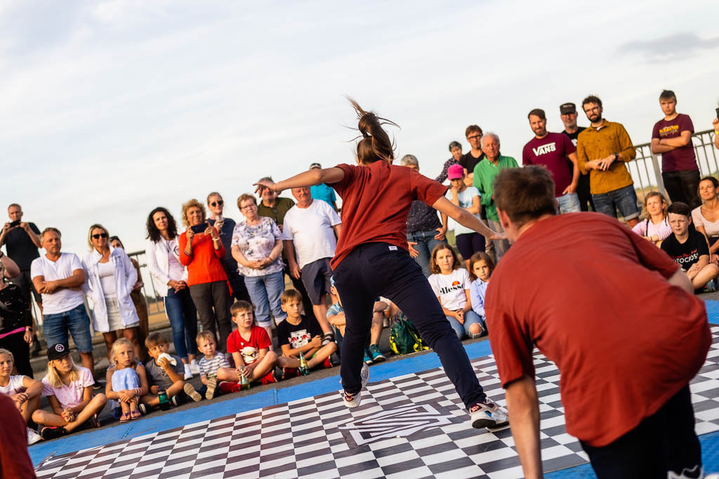 Breakdance mit The Saxonz am Forte Belvedere Leisnig | Breakdance mit The Saxonz am Forte Belvedere Leisnig zum Festival Hallo Leisnig 2022. - Realisiert mit Pictrs.com