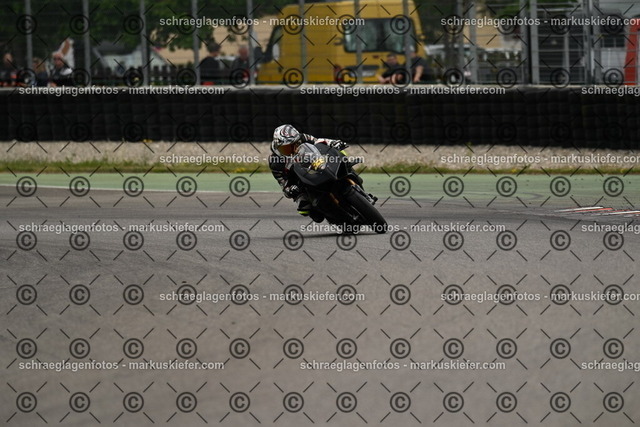 25bt02-1662 | markuskiefer.com - Realisiert mit Pictrs.com