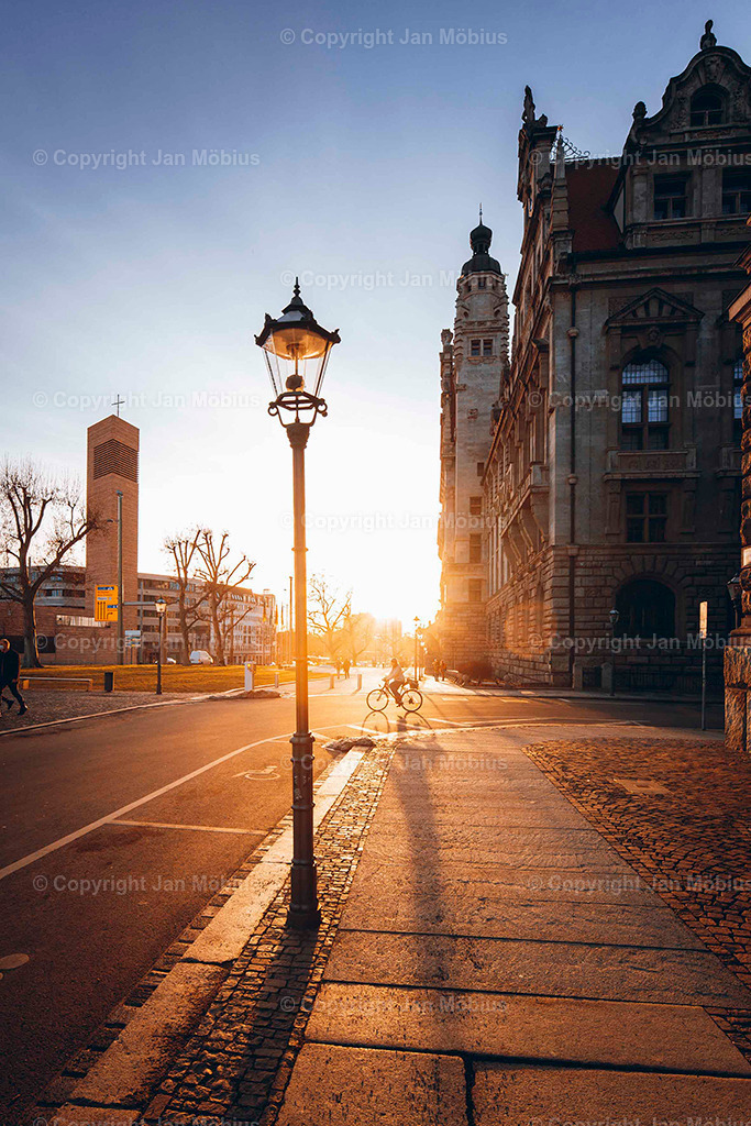 Neue Rathaus Leipzig | Leipzig Wandbilder Drucke Prints Leinwand Stadtmotive Leipzig Fotosdruck Kunstdrucke Bilder Leipzig Stadtansichten Acrylglasbilder Leipzig Wanddeko Fine Art Prints Wandbilder Büro Leipzig Bilder Praxis Zuhause Bilderdruck Poster Posterlounge Kunstdrucke - Realisiert mit Pictrs.com