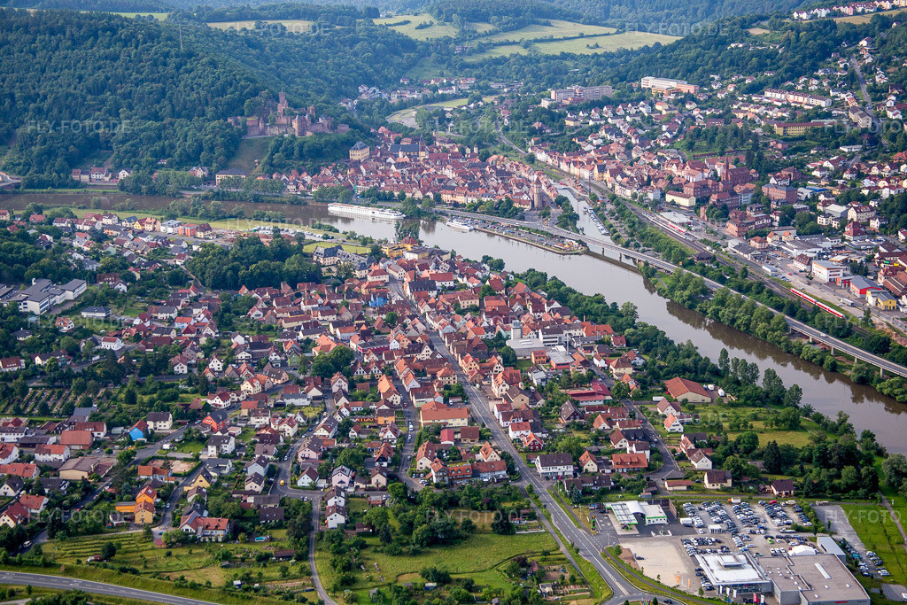 Luftbild: Fluss- Uferbereichen des Main zwischen Wertheim und Kreuzwertheim in Kreuzwertheim im Bundesland Bayern in Deutschland. Foto: IMG_089710.jpg vom 11.06.2016 durch Werner Riehm/FLY-FOTO.de