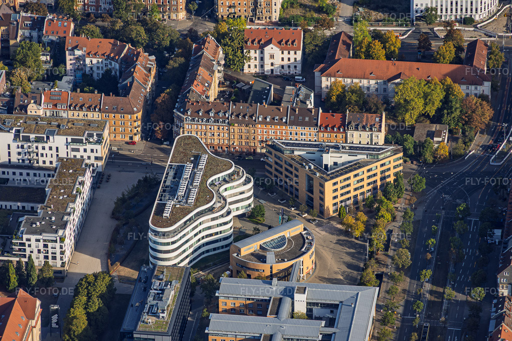 Luftbild: Agentur für Arbeit Karlsruhe-Rastatt, Forterro Deutschland Abas GmbH und Aus- und Weiterbildungszentrum Augenoptik im Ortsteil Südweststadt in Karlsruhe im Bundesland Baden-Württemberg in Deutschland. – Foto: IMG_159631.jpg vom 27.09.2026 durch Werner Riehm/FLY-FOTO.de – Auflösung des Originals: 5559 x 3706 px – WWW.ARBEITSAGENTUR.DE – Abas ERP – Software für Fertigungsunternehmen im Mittelstand Forterro – SWAV – Südwestdeutscher Augenoptiker- und Optometristen-Verband