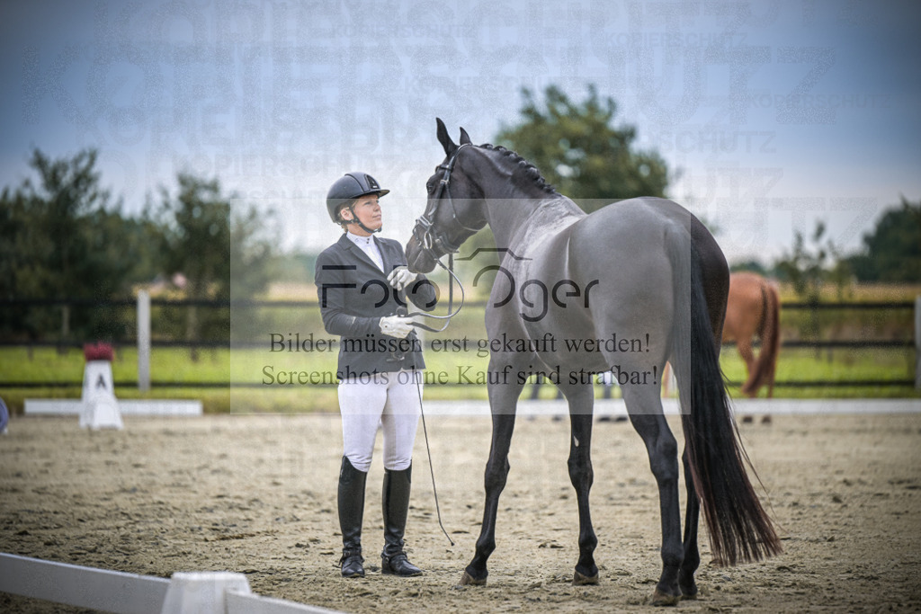 DOS_1648 | Entdecke hochwertige Reitturnierfotos von Foto Oger. Professionell, emotional und authentisch – jetzt Lieblingsmomente im Shop bestellen.Deutschlandweite Turnierfotografie. - Realisiert mit Pictrs.com