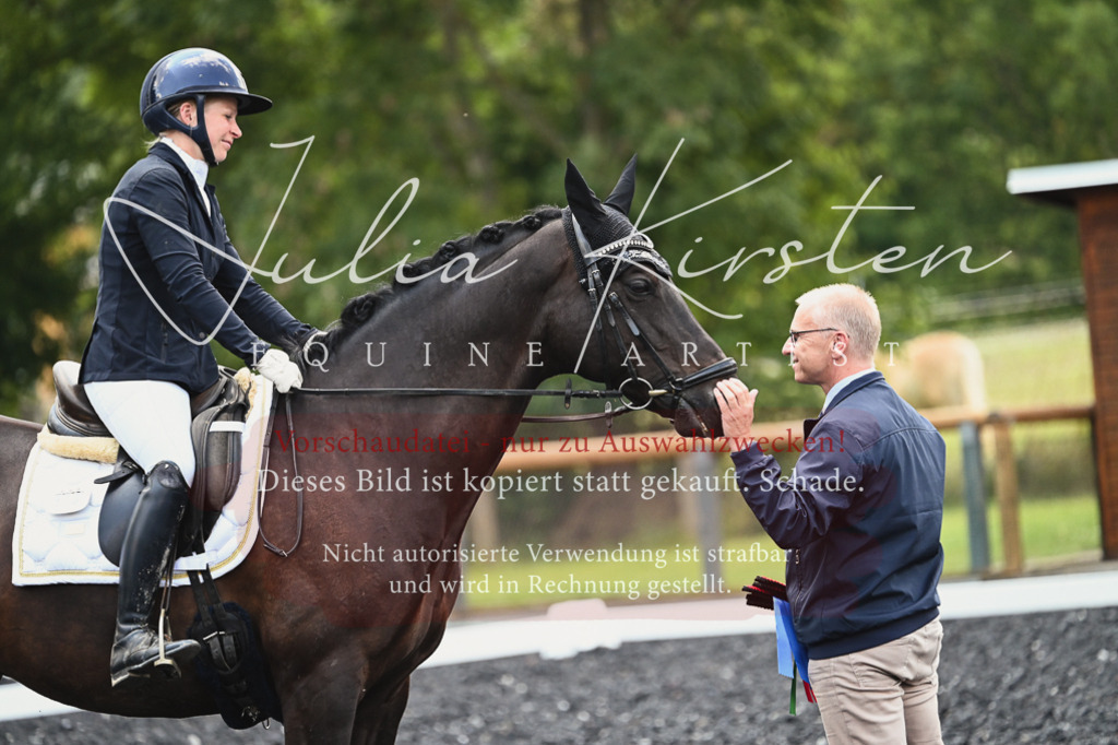 DSC_2783 | Pferde- und Turnierfotografie in Westsachsen. Pferdeportraits, Auftragszeichnungen und intuitive Kunst.