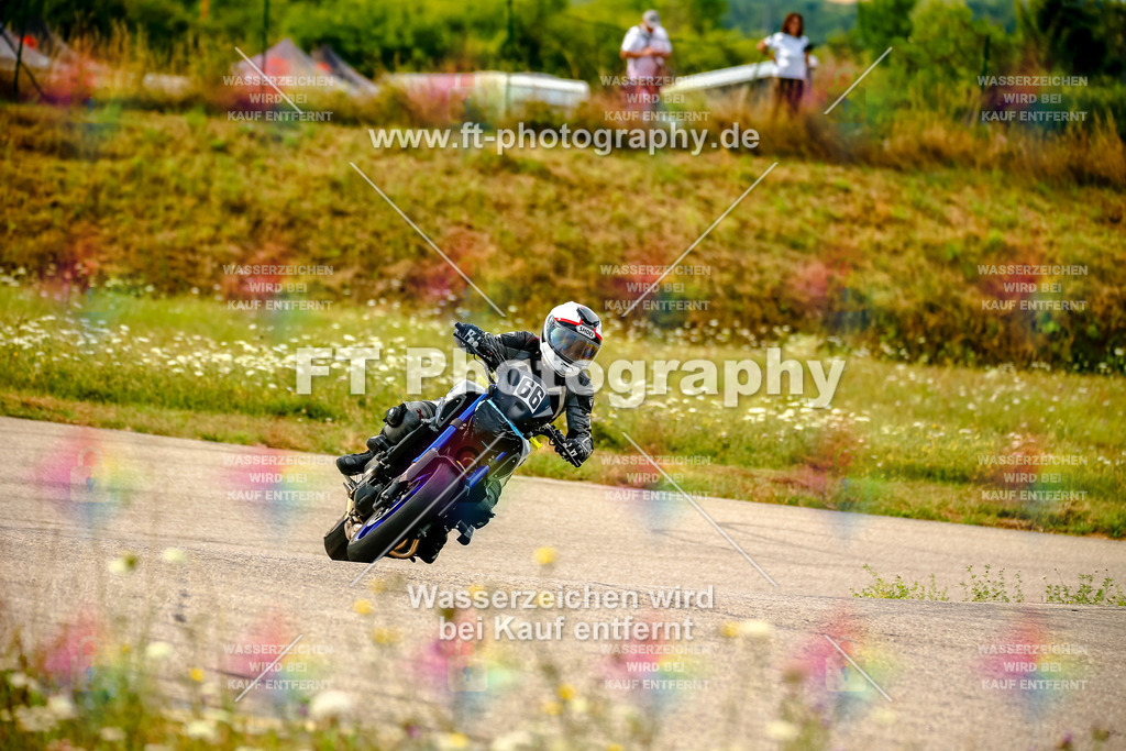 Chambley Juli-0545 | Hier findet Ihr Bilder von Touristenfahrten auf der Nürburgring Nordschleife oder von anderen Veranstaltungen die ich besucht habe. Viel Spass beim Durch Schauen 