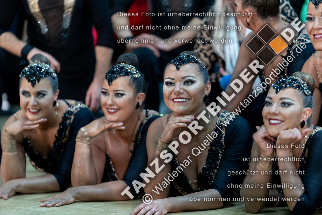 20240120-03592 | Hier finden Sie Tanz Bilder vom Latein und Standard Formationen tanzen. Sportbilder vom Tanzsport. Schöne Fotos und von Weltmeisterschaft, Europameisterschaft, Bundesliga, Regionalliga, Oberliga und Landesliga sowie von GOC Stuttgart, DanceComp, WM Bremen