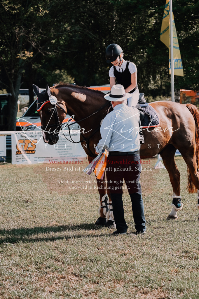 DSC_4898 | Pferde- und Turnierfotografie in Westsachsen. Pferdeportraits, Auftragszeichnungen und intuitive Kunst.