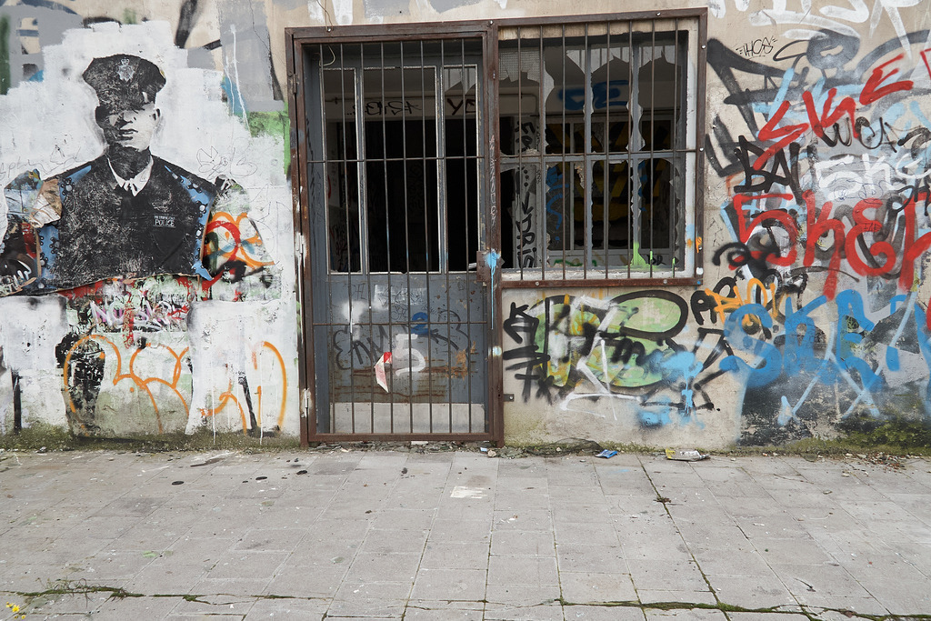 Tristesse und Kreativität in Düsseldorf 1 | Ich erzähle Geschichten als Autor und als Fotograf. Hier finden Sie hochwertige Naturfotografie, Reisefotografien und Bilder aus dem urbanen Lebensraum.  - Realisiert mit Pictrs.com