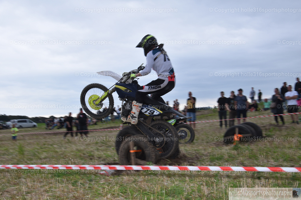 DSC_0214_01 | Sportfotografie , Motorsport, Motoross, Reitsport, Mointainbike, Enduro,
Landschaft , Outdoor, Eventfotografie, Landschaft, Bilder online bestellen - Realisiert mit Pictrs.com