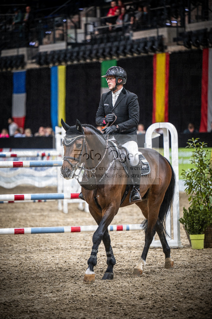 DOS_2860 | Entdecke hochwertige Reitturnierfotos von Foto Oger. Professionell, emotional und authentisch – jetzt Lieblingsmomente im Shop bestellen.Deutschlandweite Turnierfotografie. - Realisiert mit Pictrs.com