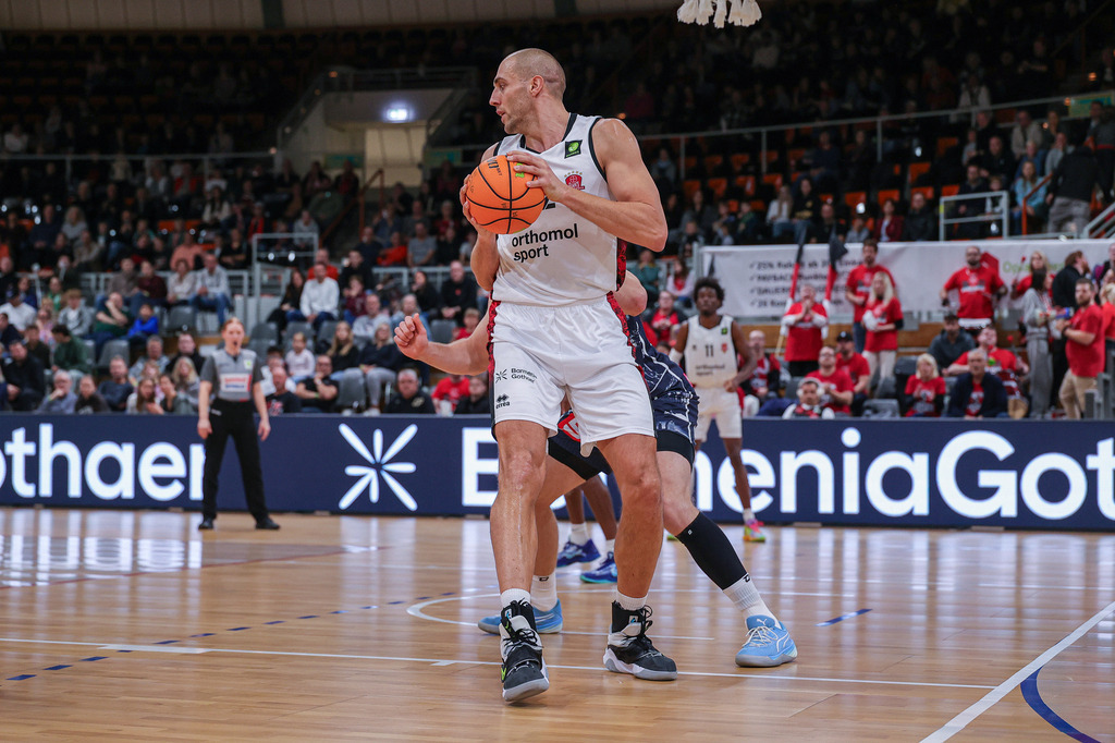 Pro A BAYER GIANTS vs Eisbären Bremerhaven-80 | Fotos von Basketballspielen aus dem Raum NRW fotografiert von Gero Mueller-Laschet und Daniel Schaefer - Realisiert mit Pictrs.com