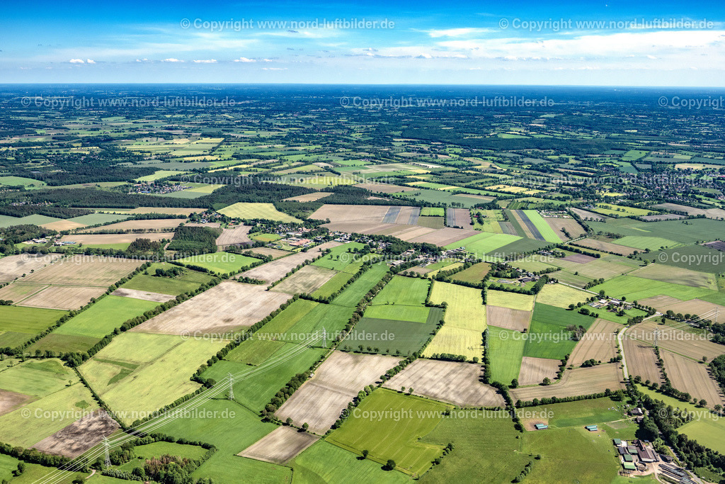 Hasenmoor_ELS_7875030622 | HASENMOOR 03.06.2022 Ortsansicht der Straßen und Häuser der Wohngebiete in Hasenmoor im Bundesland Schleswig-Holstein, Deutschland. // Town View of the streets and houses of the residential areas in Hasenmoor in the state Schleswig-Holstein, Germany. Foto: Martin Elsen