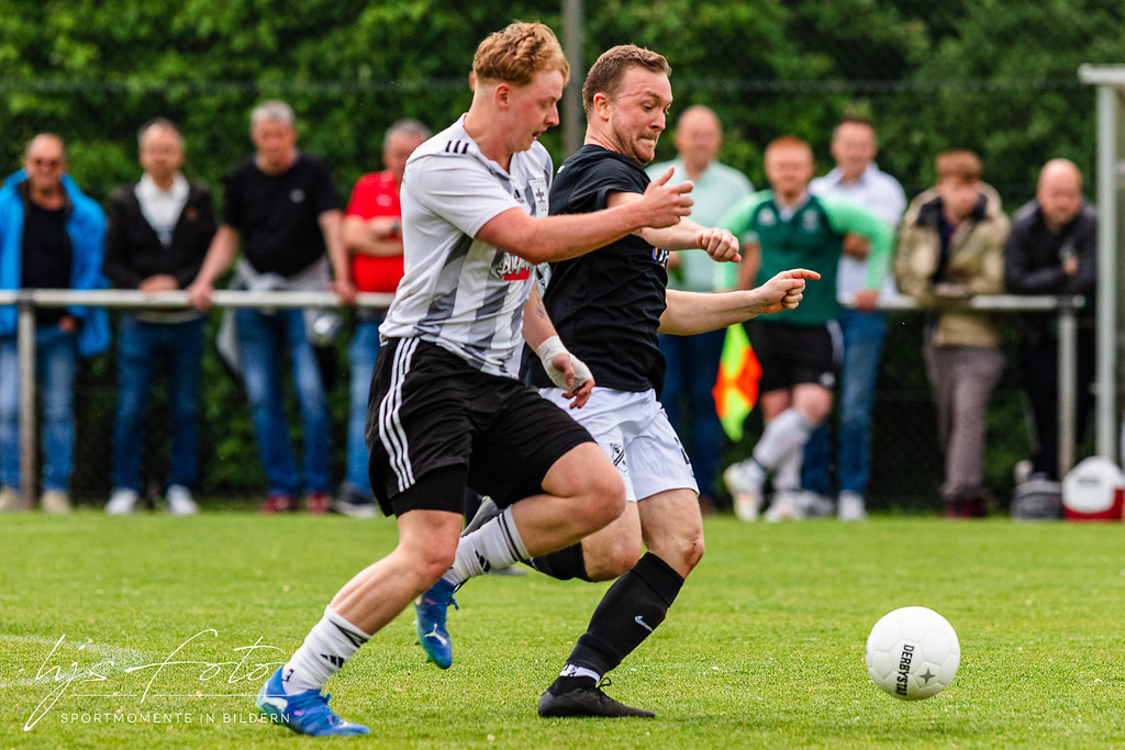SV Waldesch - SG Urbar-7 | Sportfotografie Hermann-Josef Stoffel - Realisiert mit Pictrs.com