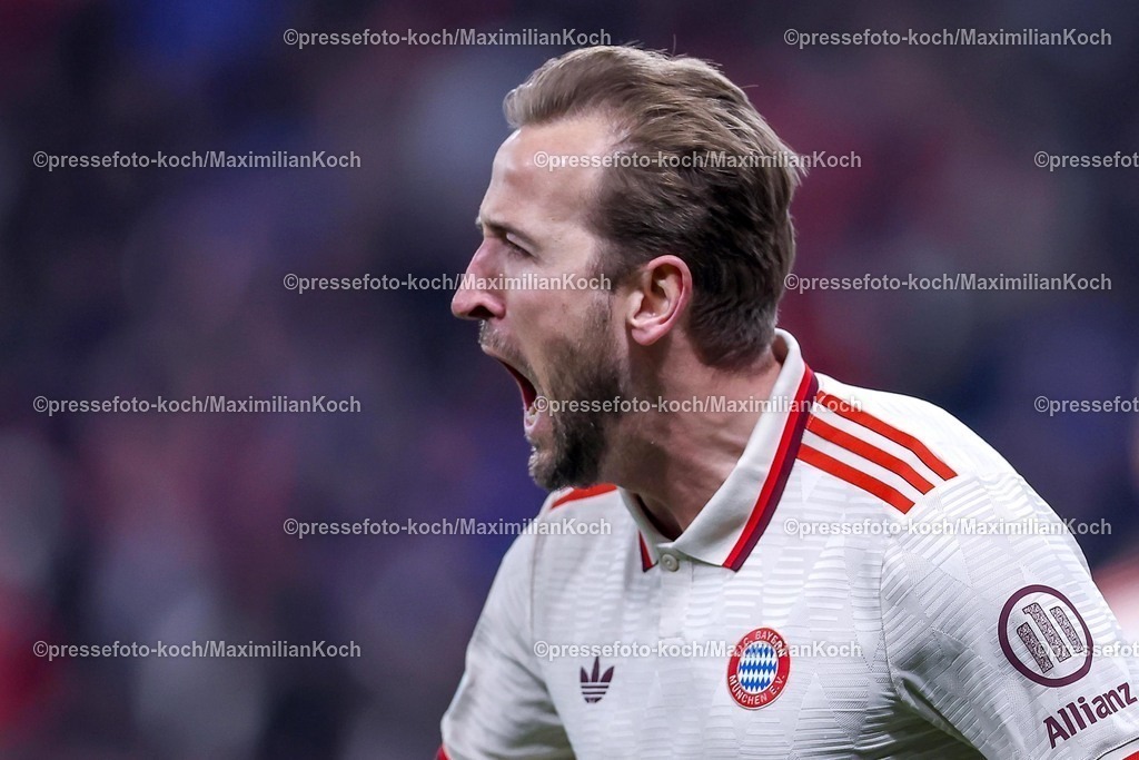 UCL11032502415 | 11.03.2025, Fußball, UEFA Champions League, Bayer 04 Leverkusen - FC Bayern München, Achtelfinale Rückspiel, BayArena, Saison 2024 2025: Torjubel nach dem 1:0 durch Torschütze Harry Kane (FC Bayern #9)DFB regulations prohibit any use of photographs as image sequences and or quasi-video.