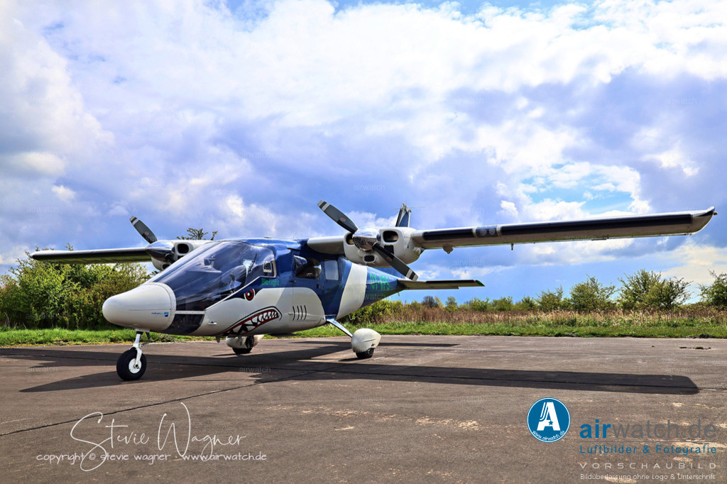 Bioflight - Vulcanair P68 Observer 2  | Bioflight betreibt eine Flotte von Vulcanair P68 Observer 2-Flugzeugen, die für ihre Stabilität und Zuverlässigkeit bei Vermessungsmissionen bekannt sind. Diese Flugzeuge sind für eine hervorragende Steuerbarkeit auch bei niedrigen Fluggeschwindigkeiten mit einer sauberen Stallgeschwindigkeit von 85 Knoten oder 157 km / h ausgelegt. Das Observer 2-Modell verfügt über eine vollständige Plexiglas-Nase, die eine uneingeschränkte Sicht nach vorne ermöglicht und sich für verschiedene Anwendungen eignet, einschließlich Strafverfolgung und Besichtigung.