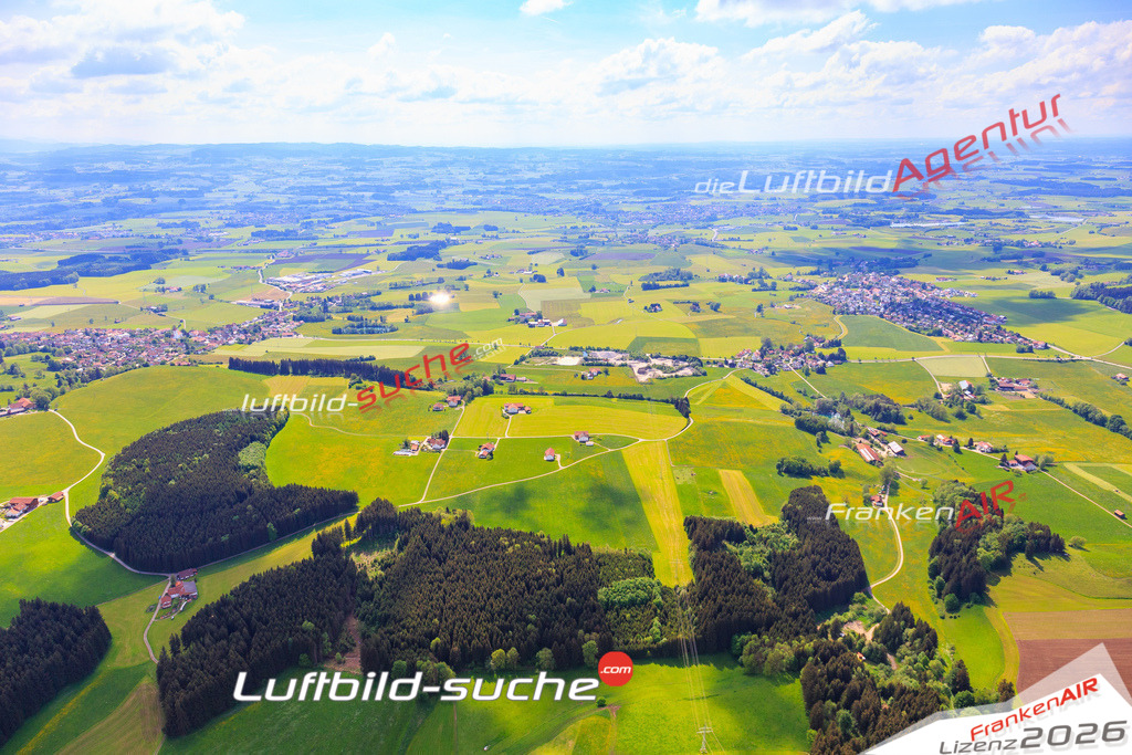 Die Luftaufnahme Engelwarz - Untrasried wurde vom UL-Flugzeug (keine Drohne) aus fotografiert.Hohe Druck- Auflösung-die Geschenkidee!
