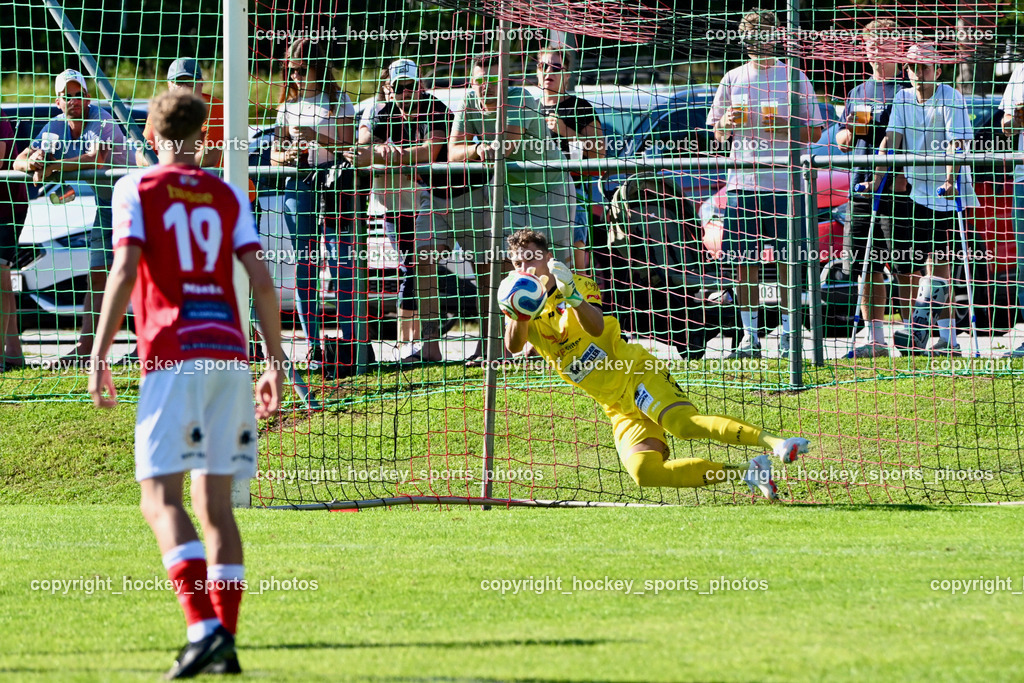 ATUS Nötsch vs. FC Dölsach | Ballspende ATUS Nötsch Fanclub Ottowitz,, Christoph Jörg Egger Referee, Peter Heiss Referee, Felix Schweiger Referee, #21 Nicolas Francis Janschitz ATUS Nötsch, ATUS Nötsch vs. FC Dölsach, ATUS Nötsch vs. FC Dölsach am 23.08.2026 in Nötsch (Sportplatz Nötsch), Austria, (Photo by Bernd Stefan)