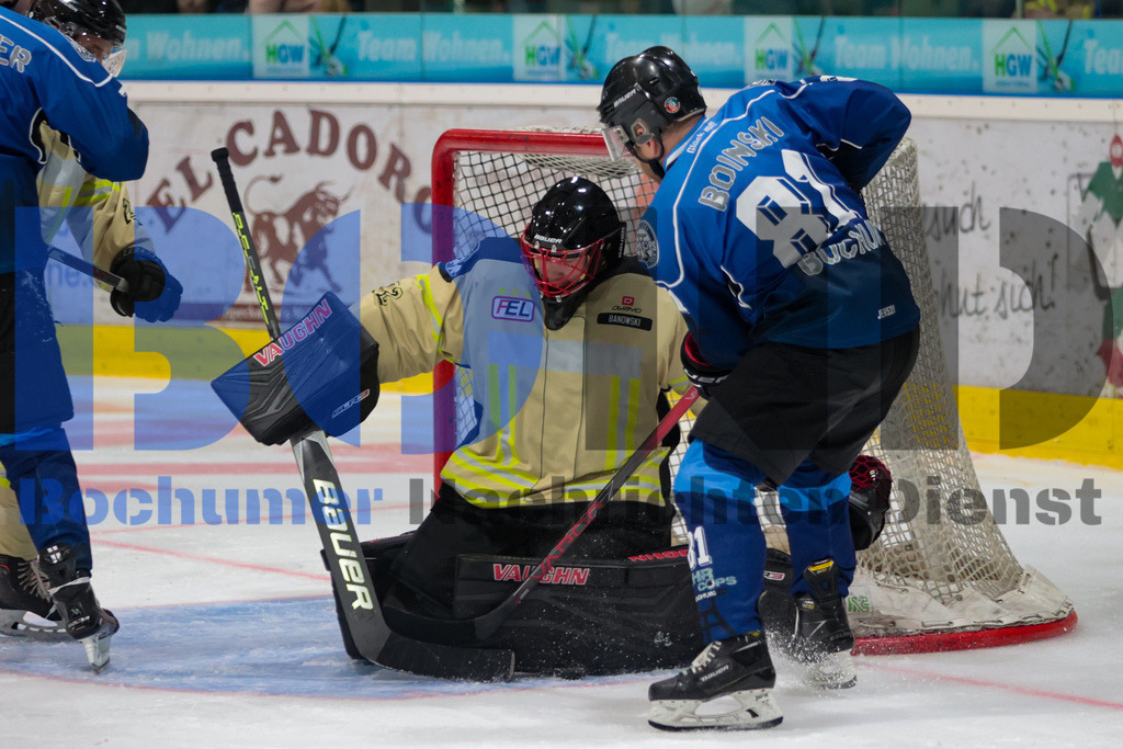 Benefiz-Eishockeyspiel der Polizei Bochum gegen die feuerwehr Duisburg {date} -  | {headline}



(Foto: Sebastian Sendlak / BOND)

 - Realisiert mit Pictrs.com