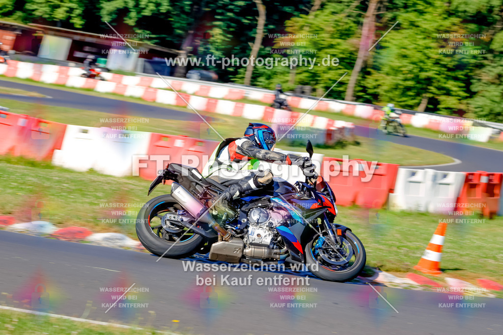 _MOT5275 | Hier findet Ihr Bilder von Touristenfahrten auf der Nürburgring Nordschleife oder von anderen Veranstaltungen die ich besucht habe. Viel Spass beim Durch Schauen 