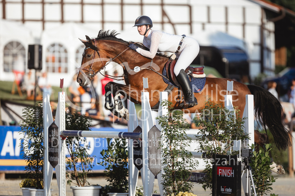 240711_BHO_M1-Spr-1-713 | Deine schönsten Turniermomente als professionelle Fotos! Entdecke hochwertige Pferdesport-Fotografie im Online-Shop. Jetzt Fotos finden & bestellen!