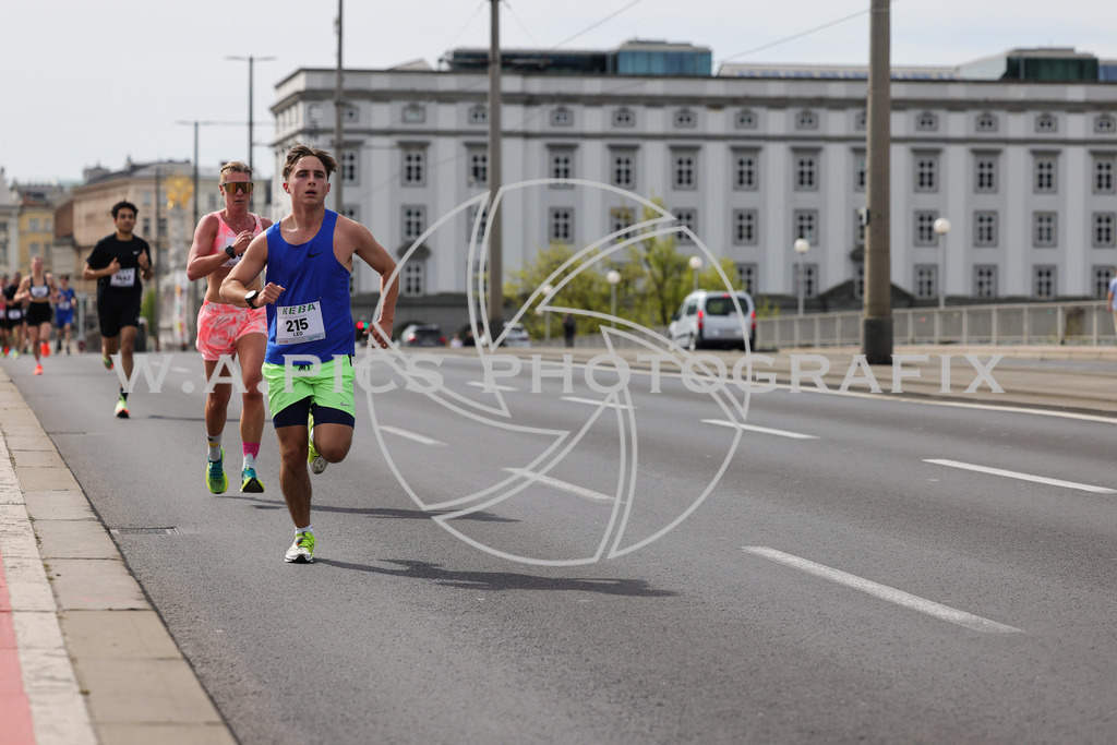 ..... | Int. 3 Brückenlauf Linz, Foto: WAPICS/Binder Manuel
