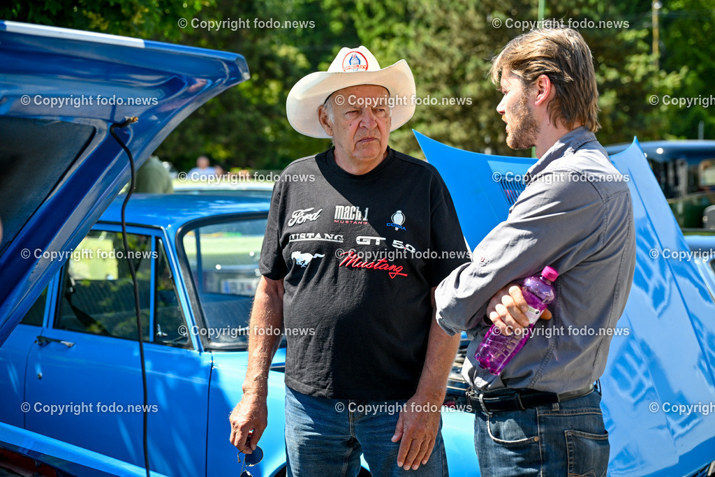 Slowakei_ Povazska Bystrica_ Veteran Tour Manin_ 14.06.2025-128 | 14.06.2025, Slowakei, SVK, Trenciansky kraj, Povazska Bystrica, im Bild Oldtimer Klub, Historische Fahrzeuge, Veteran Tour Manin, Auto, Alt, Besucher, Menschen, Feature, Symbolbild