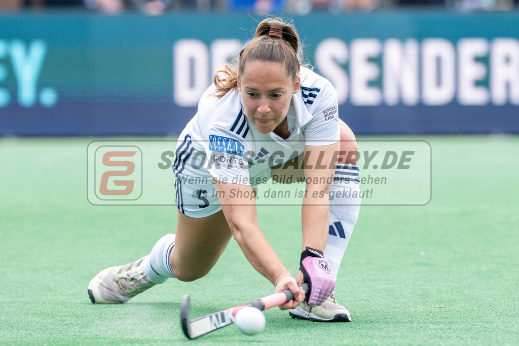 Final4_20240519-1209-0083 | Bonn, Deutschland, 19.05.2024: Pia Lhotak (Duesseldorfer HC) in Aktion waehrend des Spiels der Deutsche Feldhockey-Meisterschaften 2024 zwischen Final 4 Damen Finale Düsseldorfer HC - Mannheimer HC im Bonner THV am 19.05.2024 in Bonn, Deutschland. (Foto von Stephan Fehrmann)

Bonn, Germany, 19.05.2024: Pia Lhotak (Duesseldorfer HC) in action during the game of Deutsche Feldhockey-Meisterschaften 2024 between Final 4 Damen Finale Düsseldorfer HC - Mannheimer HC in Bonner THV at 19.05.2024 in Bonn, Deutschland. (Foto from Stephan Fehrmann)