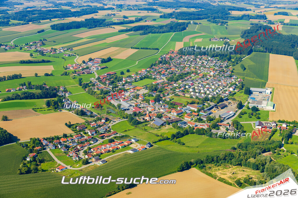 Luftaufnahme von Bodenkirchen - Die Luftaufnahme wurde 2025 vom UL-Flugzeug heraus erstellt ( keine Drohne ) - Hochauflösende Luftaufnahme - für professionelle Ausdrucke geeignet. Die Geschenkidee !Mit Lizenz und Bildrechte bestellbar