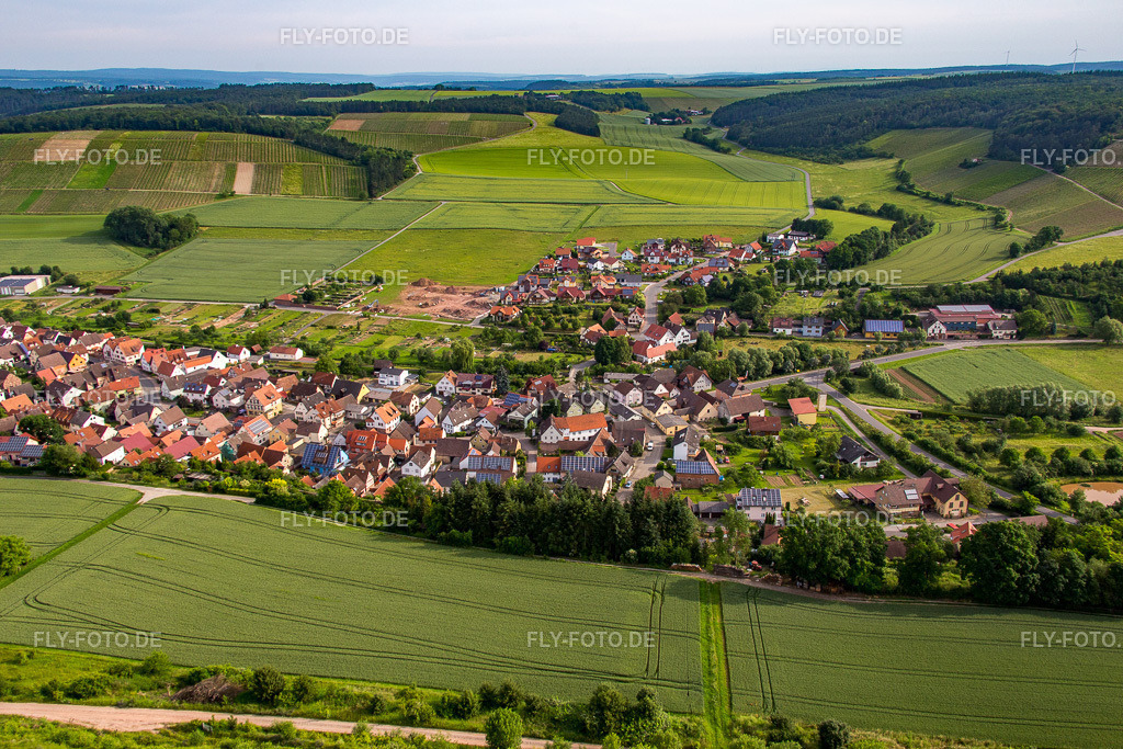 Ortsansicht | Luftbild: Ortsansicht im Ortsteil Dertingen in Wertheim im Bundesland Baden-Württemberg in Deutschland. Foto: IMG_089744.jpg vom 11.06.2016 durch Werner Riehm/FLY-FOTO.de - Realisiert mit Pictrs.com