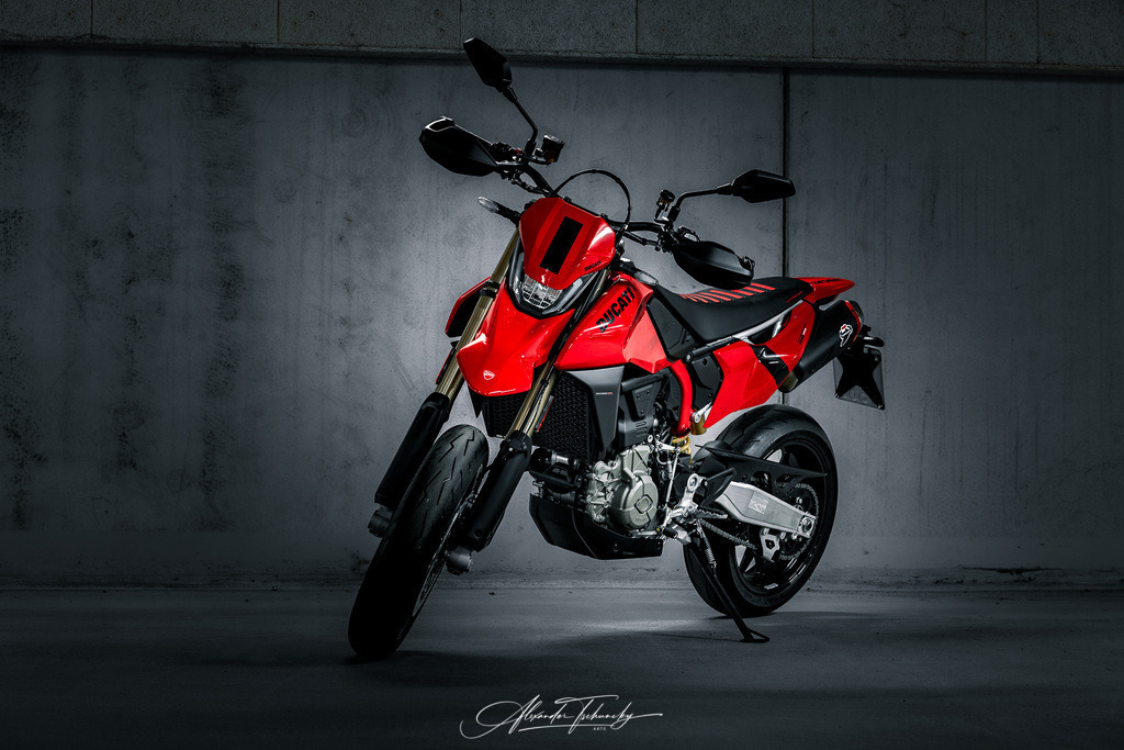 Hypermotard 698 Mono | Entdecken Sie die faszinierende Welt von Alexander Tschuncky Arts: Kreative Fotografie, atemberaubende Automobilkunst und hochwertiger Bilderdruck. Lassen Sie sich inspirieren! - Realisiert mit Pictrs.com