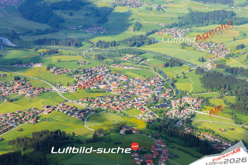 Die Luftaufnahme der Stadt Fischen wurde vom UL-Flugzeug heraus erstellt ( keine Drohne )- hohe Auflösung für beste Qualität
