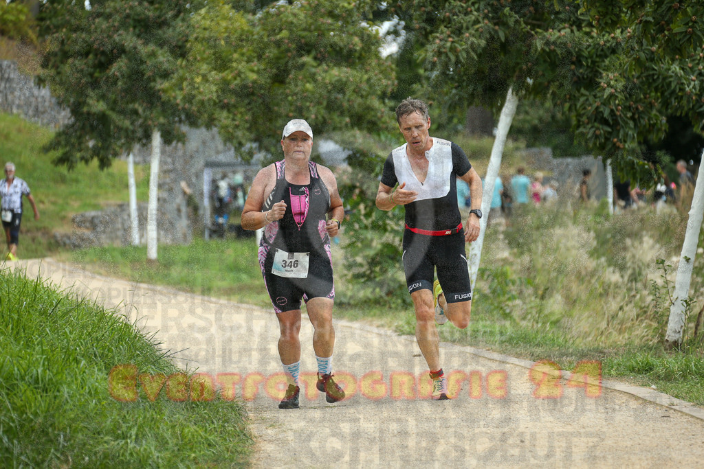 250824_1352_EX1_4060 | Sportfotografie im Rhein-Sieg Kreis, Köln, Bonn, NRW, Rheinland Pfalz, Hessen, etc. Unser Tätigkeitsfeld umfasst den Laufsport vom Volkslauf über den Marathon, Duathlon, Triathon bis zum Ultralauf wie Kölnpfad Ultra oder Schindertrail.