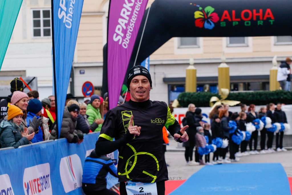 AW_20231231awmac7589 | WELS, 31.12.2023, Sparkasse Silvesterlauf Wels 2023 , Image shows: Photo: WAPICS / Andreas Willdoner
