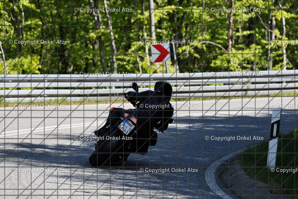 IMG_8552 | Fotograf am Kyffhäuser. Onkel Atze. Kyffhäuser Rennstrecke. Café36. Motorsportfotografie. - Realisiert mit Pictrs.com