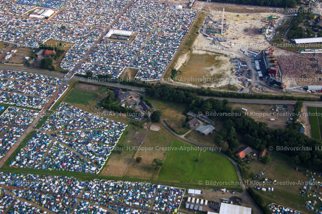Weeze Parookaville 2022_ Creative_Airphotography H.Klöpper-6145 | Parookaville 2022 Weeze. Das größte Elektro Event Festival mit 220.000 Besucher. Zeltstadt - Realisiert mit Pictrs.com