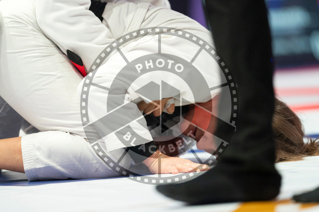 20231109PBB3497 | Fighters compete during the AJP World Professional Championship in the Mubadala Arena in Abu Dhabi, Arab United Emirates, on November 9, 2023.