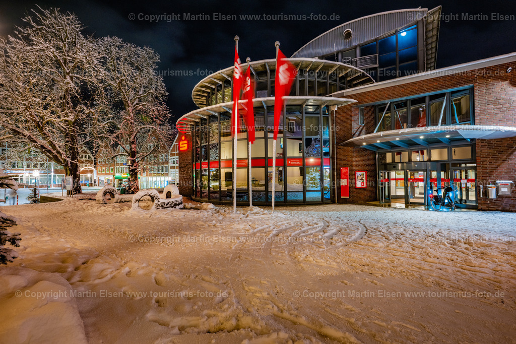 Stade Pferdemarkt Sparkasse Altstadt Winter Schnee_ELS_2575030126 | Fotos aus den Touristenorten aus Norddeutschland. - Realisiert mit Pictrs.com