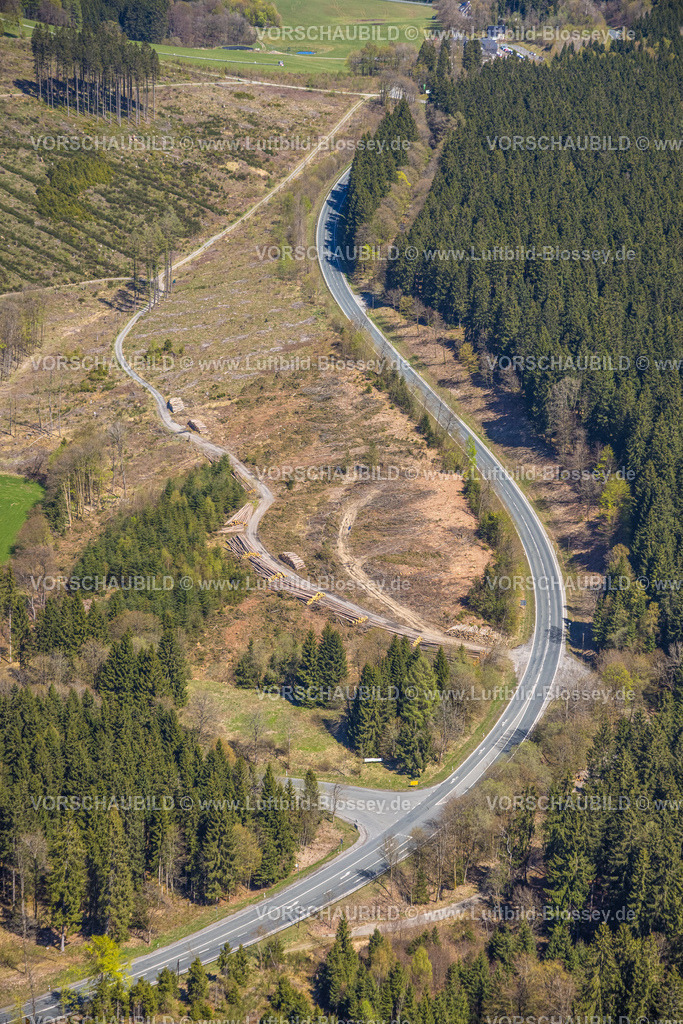 Schmallenberg260403864BadFredeberg | Luftbild, neue Umgehungsstraße L776 im Wald mit Waldschäden, Fredeburg, Schmallenberg, Sauerland, Nordrhein-Westfalen, Deutschland