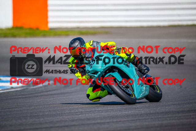 MaZZes_FotoMatrix_230410_5168 | ROT