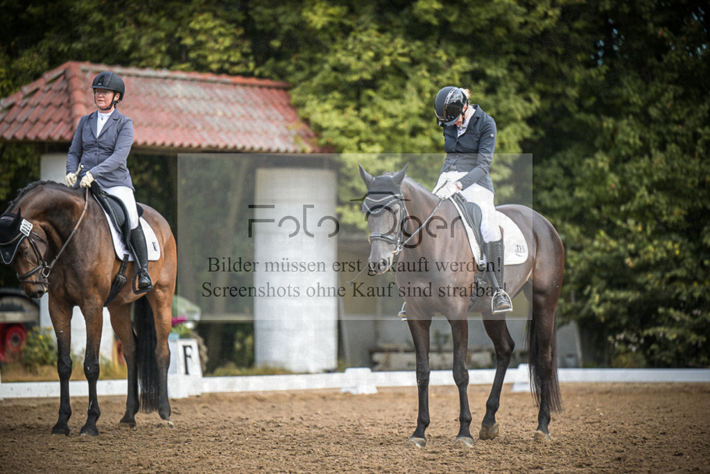 DOS_1437 | Entdecke hochwertige Reitturnierfotos von Foto Oger. Professionell, emotional und authentisch – jetzt Lieblingsmomente im Shop bestellen.Deutschlandweite Turnierfotografie. - Realisiert mit Pictrs.com