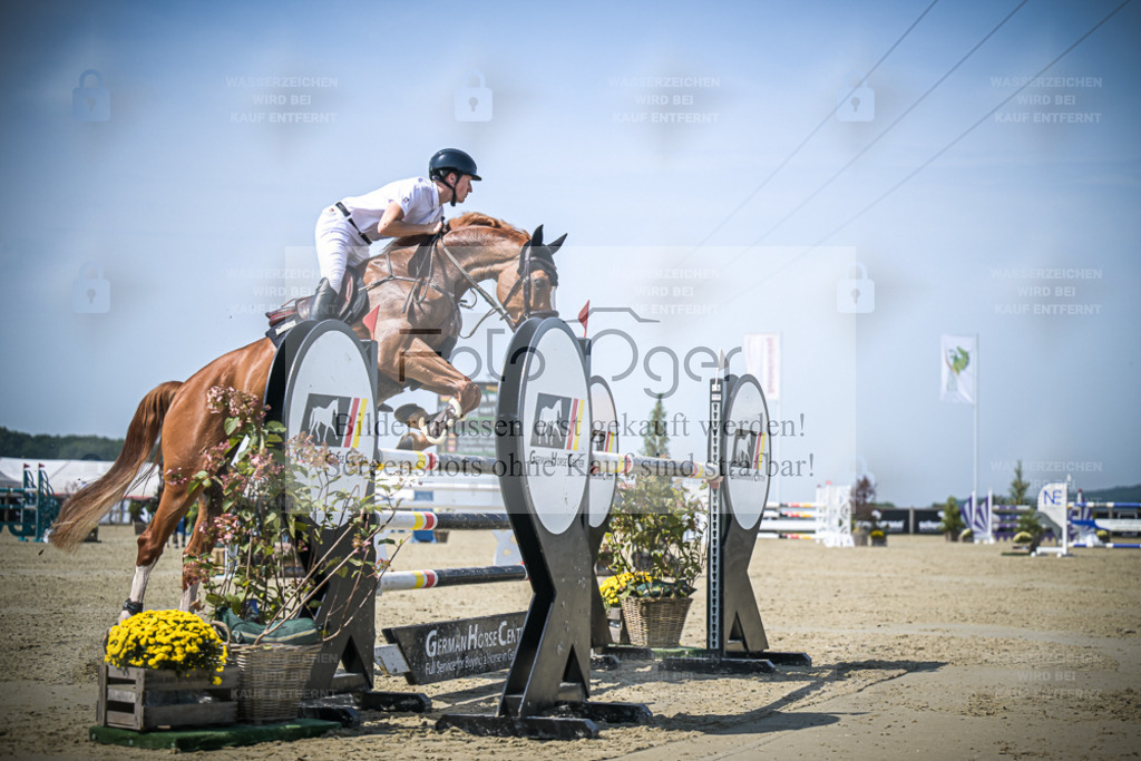DOS_1107 | Entdecke hochwertige Reitturnierfotos von Foto Oger. Professionell, emotional und authentisch – jetzt Lieblingsmomente im Shop bestellen. - Realisiert mit Pictrs.com