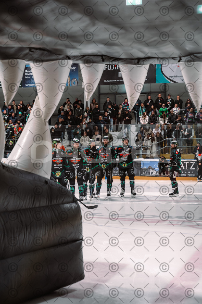 Alligators_vs_Stuttgart_16_11_2025-40 | Höchstadt Alligators Fotogalerie: Eishockey-Action aus Franken. Professionelle Spielfotos, Portraits & Stadionbilder zum Download. Jetzt entdecken! - Realisiert mit Pictrs.com