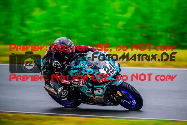 MaZZes_FotoMatrix_240727_6007705_8718 | STK